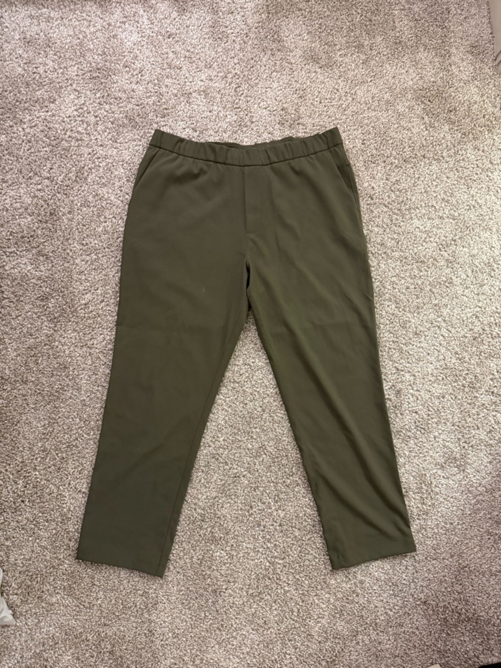 (BRAND NEW) Men's Lululemon Olive Stretch Chinos with Elastic Waist